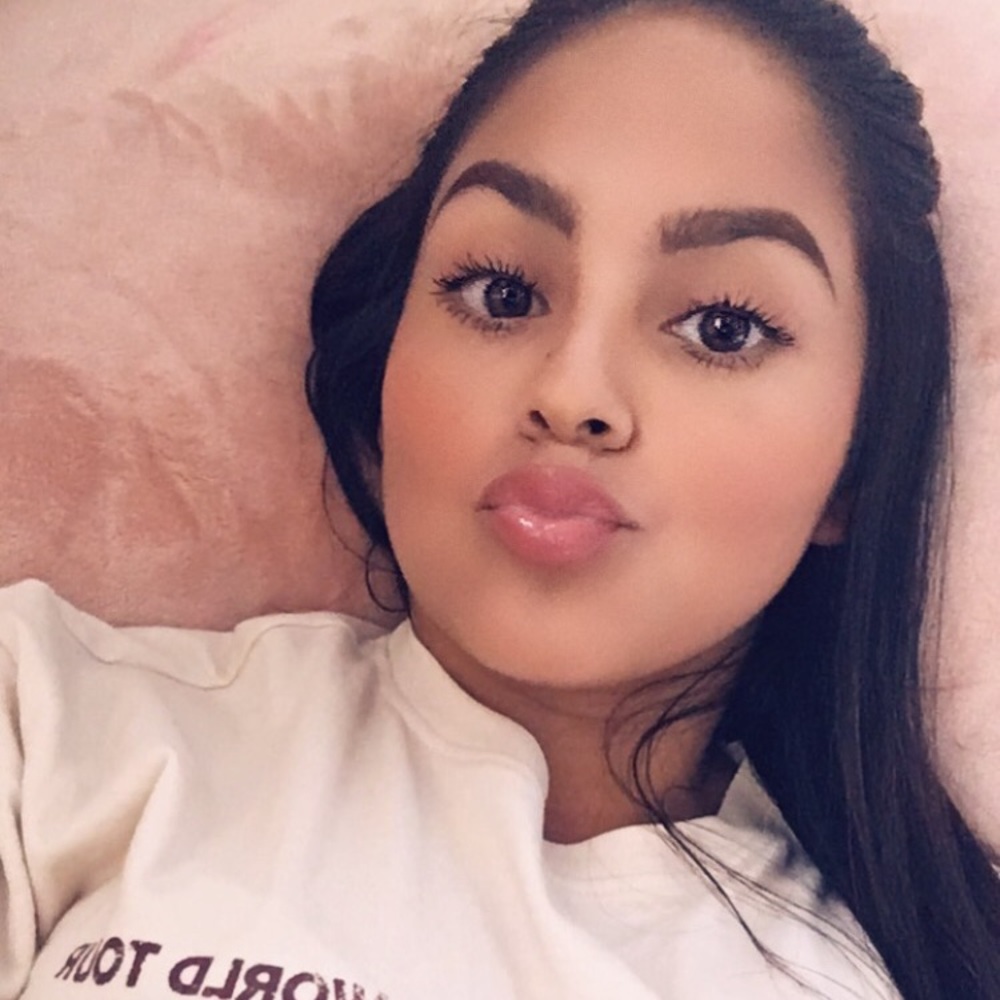 Meet your Posher, Alejandra